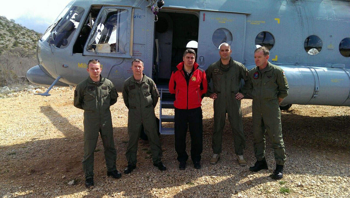 https://www.morh.hr/wp-content/gallery/helikopter-hrz-i-pzo-na-vjezbi-u-paklenici/vjezba_27032015_4.jpg