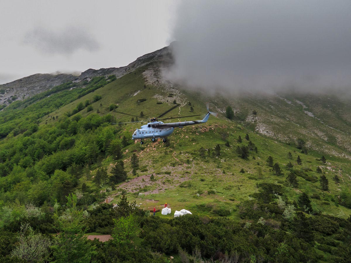 https://www.morh.hr/wp-content/gallery/helikopter-hrz-i-pzo-prevezao-teski-teret-u-np-paklenica/velebit_29052014_7.jpg