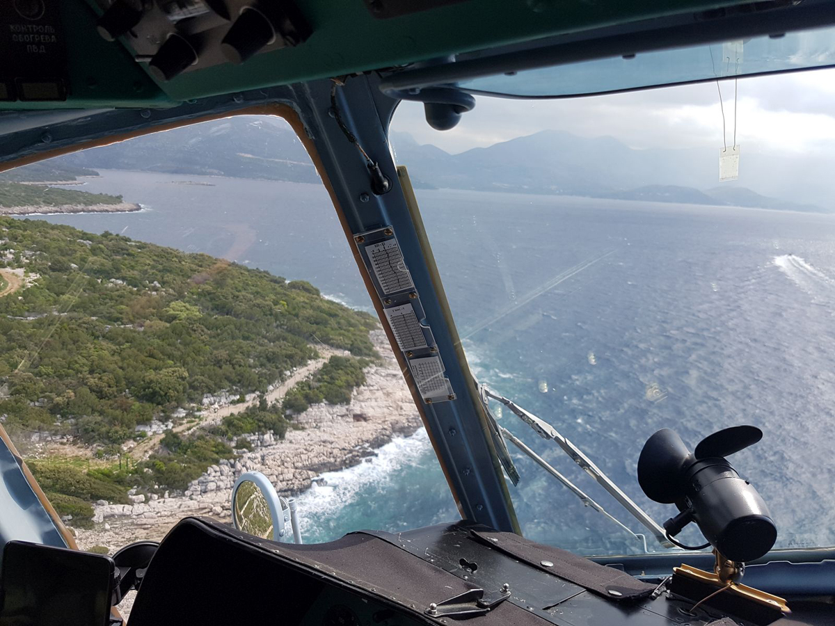 https://www.morh.hr/wp-content/gallery/helikopter-hrz-i-pzo-u-akciji-potrage-u-dubrovackom-akvatoriju-2/traganje_26042017_2.jpg