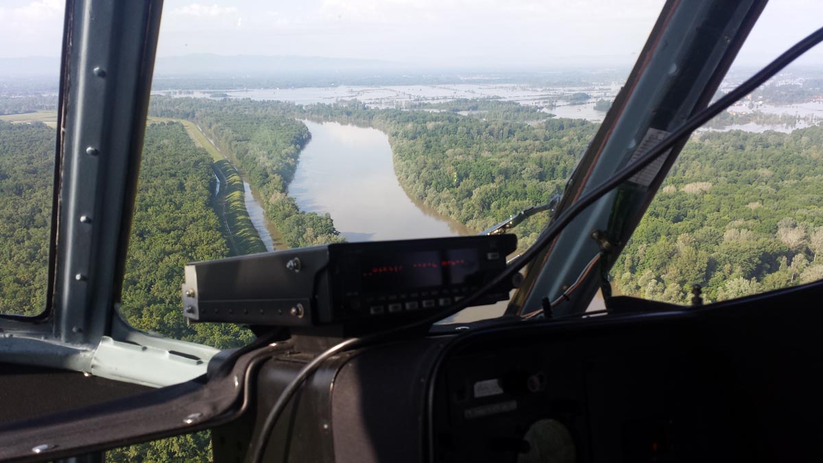https://www.morh.hr/wp-content/gallery/helikopteri-hrz-a-i-pzo-a-proveli-izvidanja-u-slavoniji/poplave_heli_25052014_3.jpg