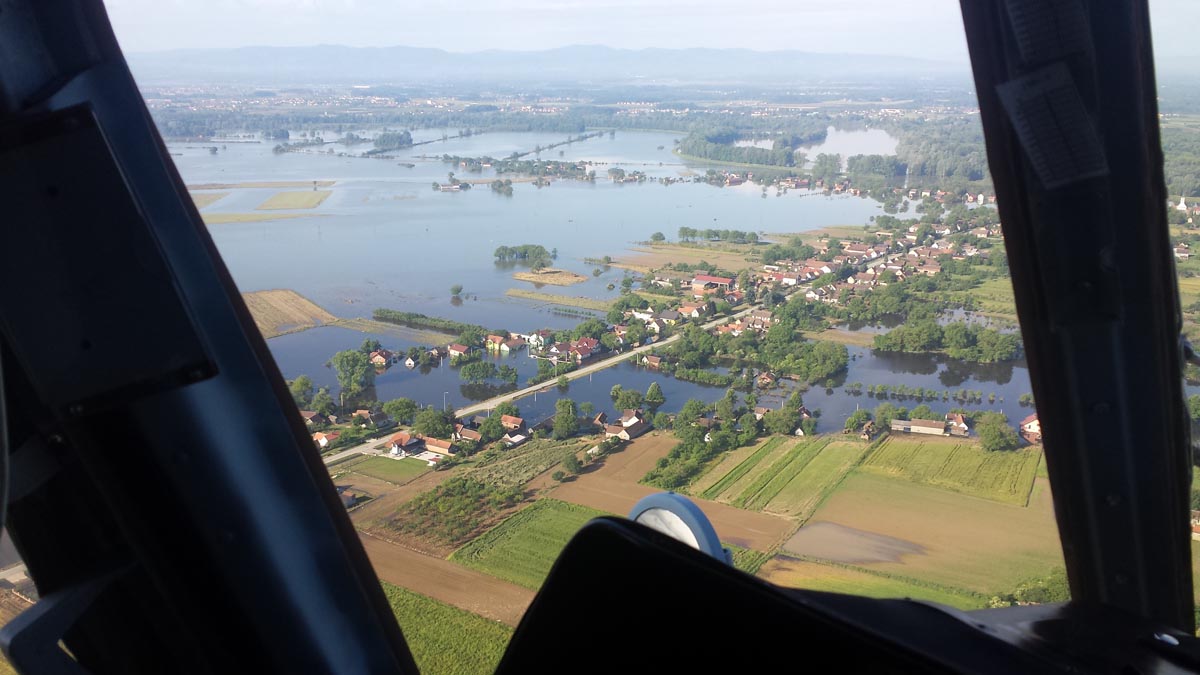 https://www.morh.hr/wp-content/gallery/helikopteri-hrz-a-i-pzo-a-proveli-izvidanja-u-slavoniji/poplave_heli_25052014_5.jpg