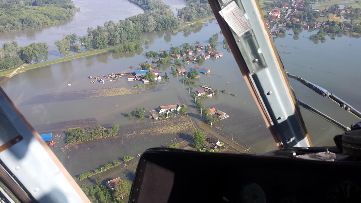 https://www.morh.hr/wp-content/gallery/helikopteri-hrz-a-i-pzo-a-proveli-izvidanja-u-slavoniji/poplave_heli_25052014_6.jpg