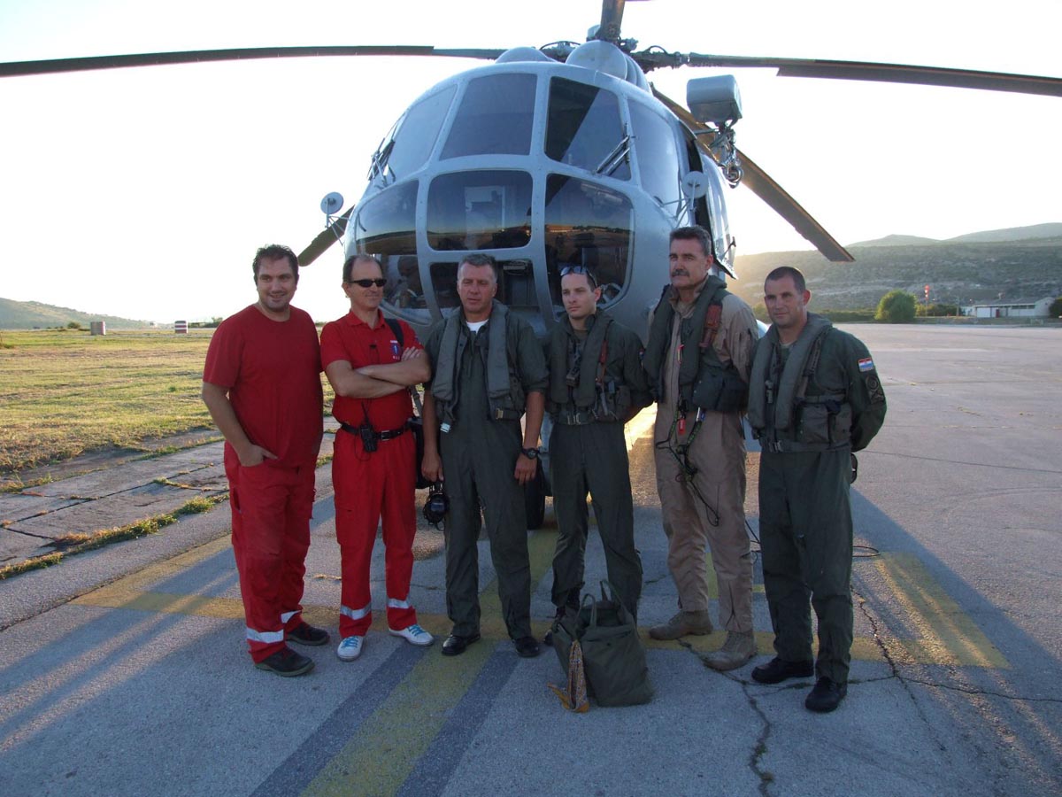 https://www.morh.hr/wp-content/gallery/helikopterima-hrz-i-pzo-a-tijekom-vikenda-prevezena-cetiri-pacijenta/hml_01092014_5.jpg