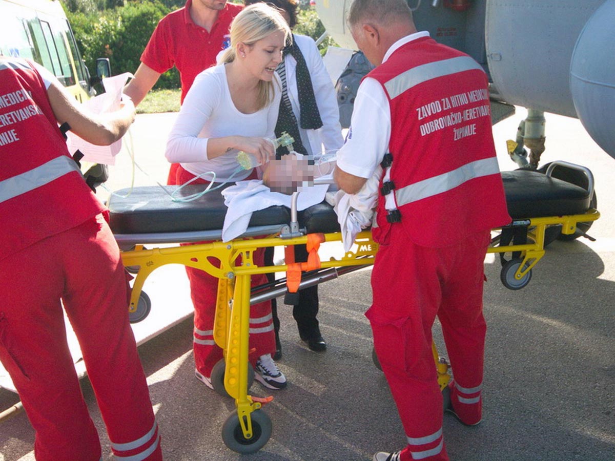 https://www.morh.hr/wp-content/gallery/helikopterom-hrz-i-pzo-hitno-prevezeno-dijete-s-korcule/hml_10102014_4.jpg