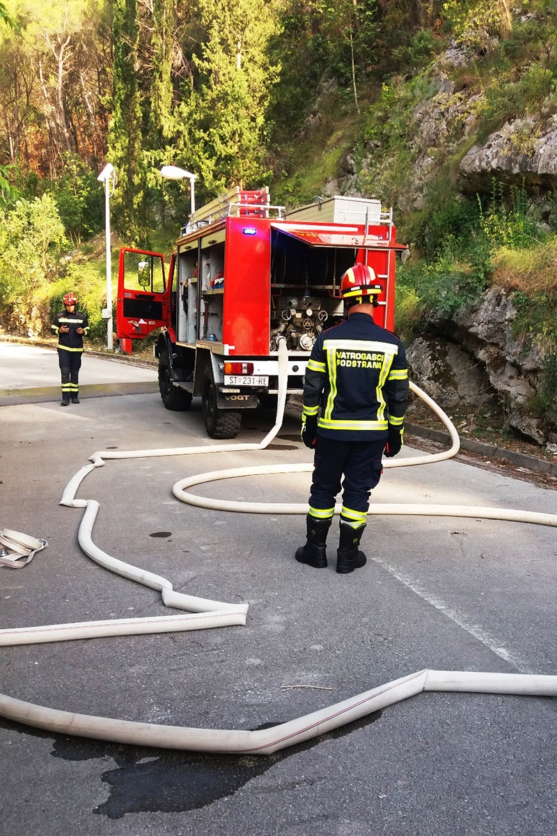 https://www.morh.hr/wp-content/gallery/hrm-u-zajednickoj-protupozarnoj-vjezbi-u-zrnovnici/hrm_na_vjezbi_zrnovnica_04072018_09.jpg