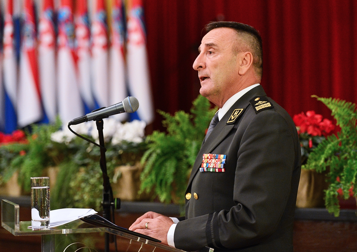 https://www.morh.hr/wp-content/gallery/hrvatska-vojska-bogatija-je-za-132-nova-promovirana-diplomanta/svecana_promocija_20191216_10.jpg