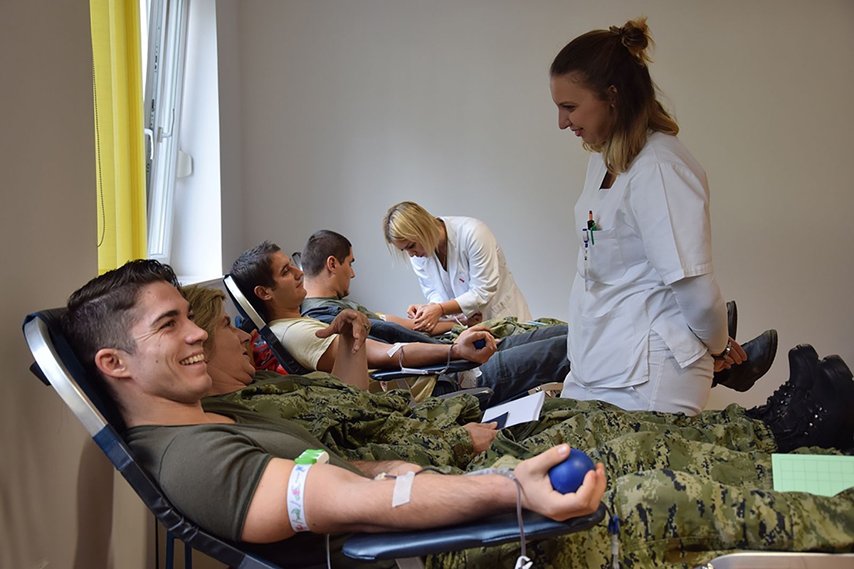 https://www.morh.hr/wp-content/gallery/hrvatska-vojska-iz-zemunika-za-skabrnju-i-vukovar/ddk_zemunik_18112019_03.jpg
