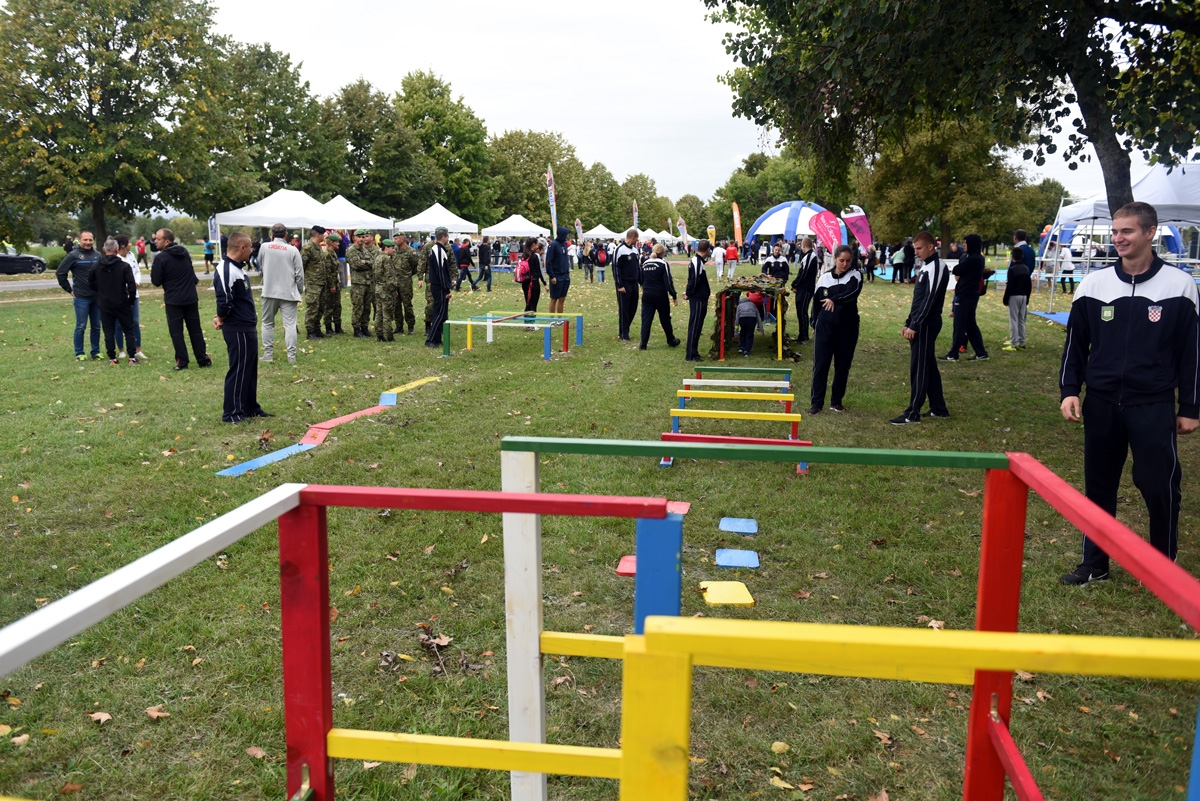 https://www.morh.hr/wp-content/gallery/hrvatska-vojska-na-otvorenju-europskog-tjedna-sporta/europski_dan_sporta_jarun_220918_17.jpg