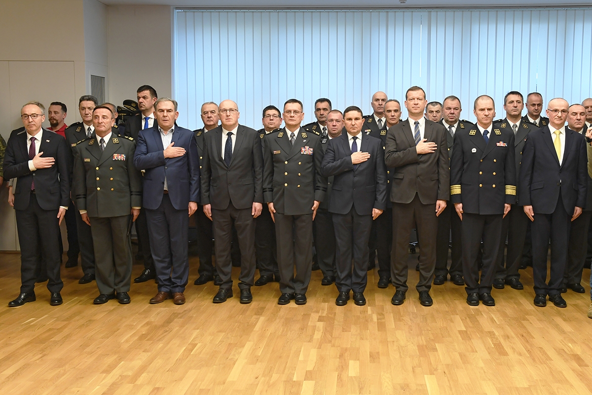 https://www.morh.hr/wp-content/gallery/hrvatska-vojska-nakon-28-godina-ima-pravilnik-o-vojnim-medaljama/20200116_vojne_medalje_04.jpg