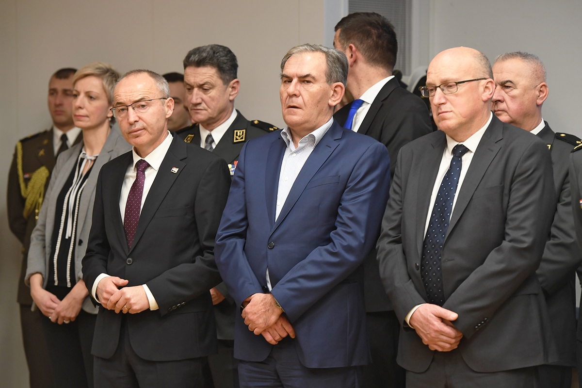 https://www.morh.hr/wp-content/gallery/hrvatska-vojska-nakon-28-godina-ima-pravilnik-o-vojnim-medaljama/20200116_vojne_medalje_06.jpg