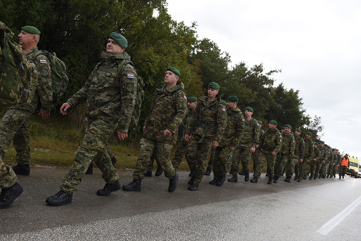 https://www.morh.hr/wp-content/gallery/hrvatska-vojska-stigla-u-pulu-u-povijest-ulaze-odlucni/pula_13112019_10.jpg