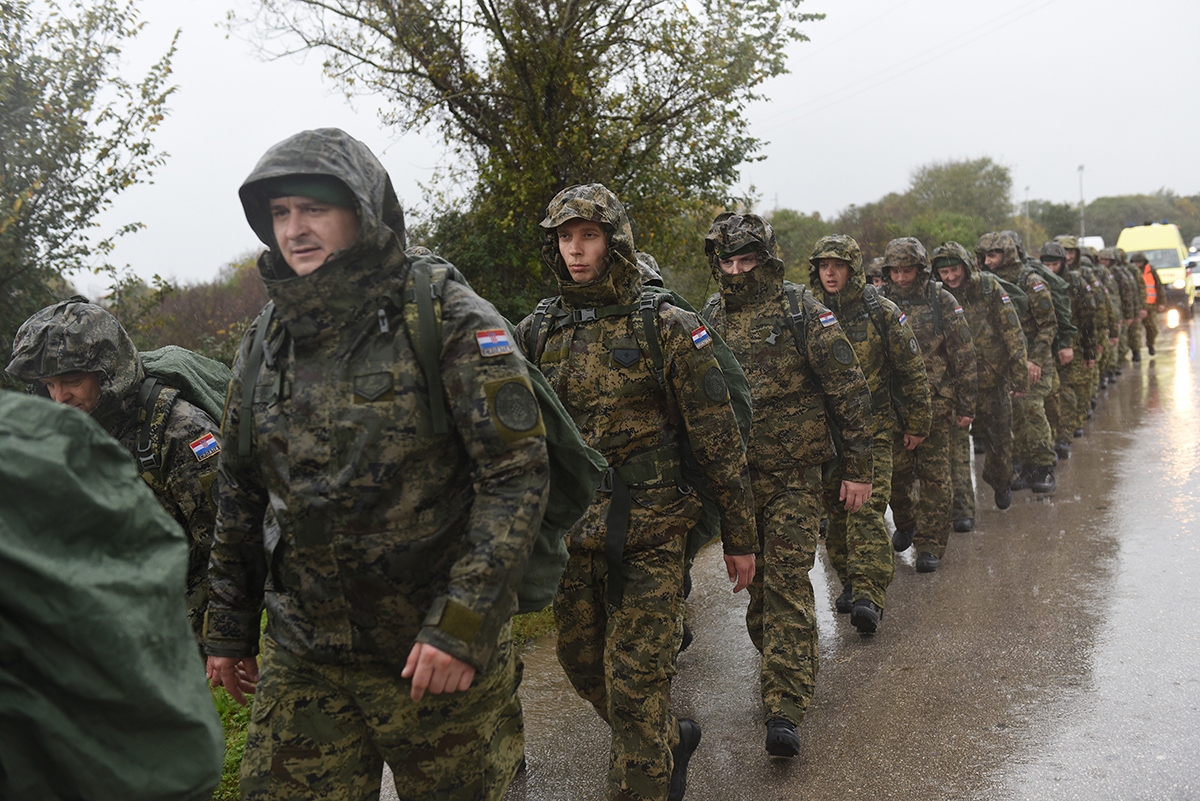 https://www.morh.hr/wp-content/gallery/hrvatska-vojska-stigla-u-pulu-u-povijest-ulaze-odlucni/pula_13112019_12.jpg