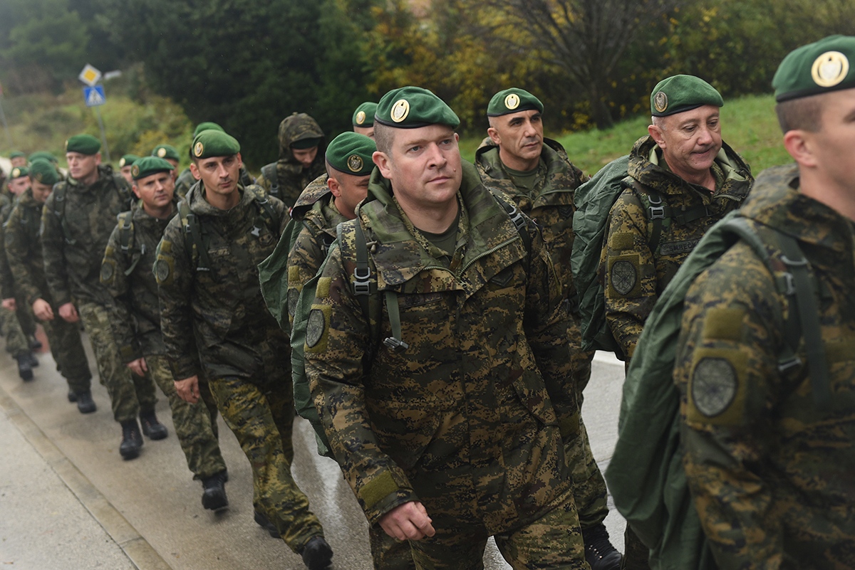https://www.morh.hr/wp-content/gallery/hrvatska-vojska-stigla-u-pulu-u-povijest-ulaze-odlucni/pula_13112019_16.jpg