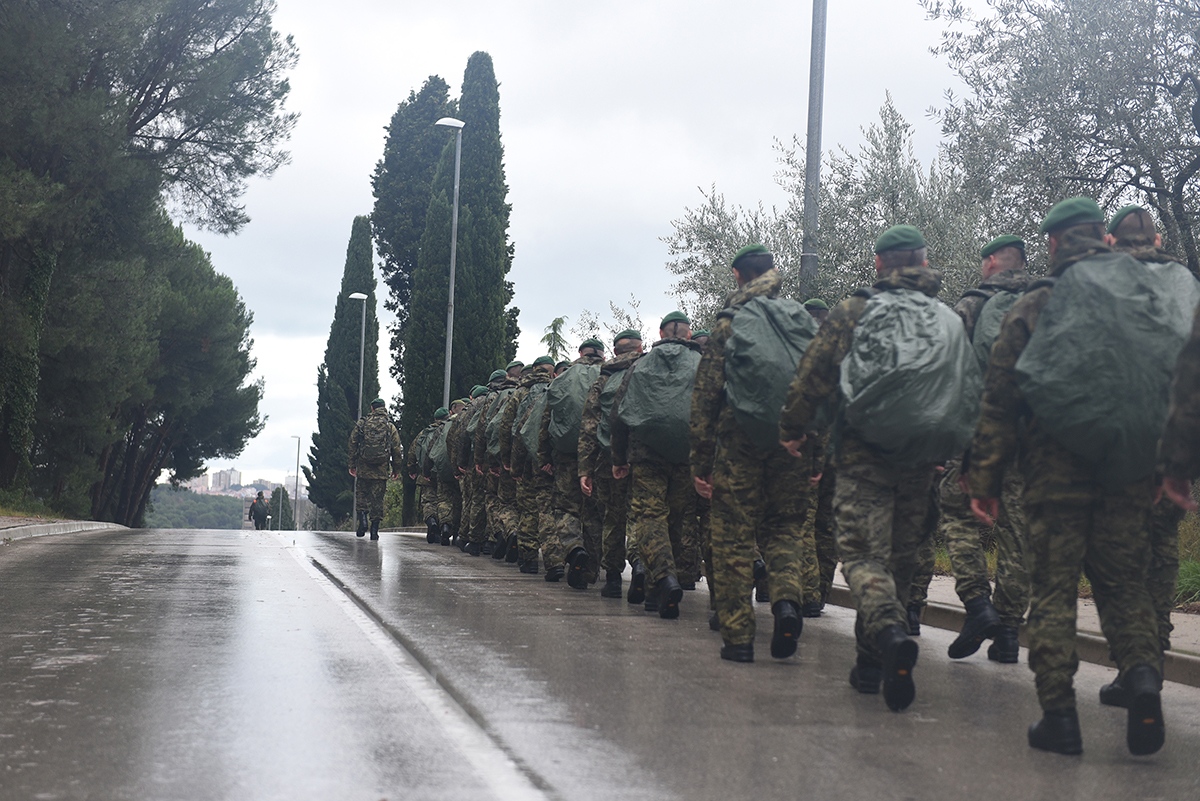 https://www.morh.hr/wp-content/gallery/hrvatska-vojska-stigla-u-pulu-u-povijest-ulaze-odlucni/pula_13112019_17.jpg