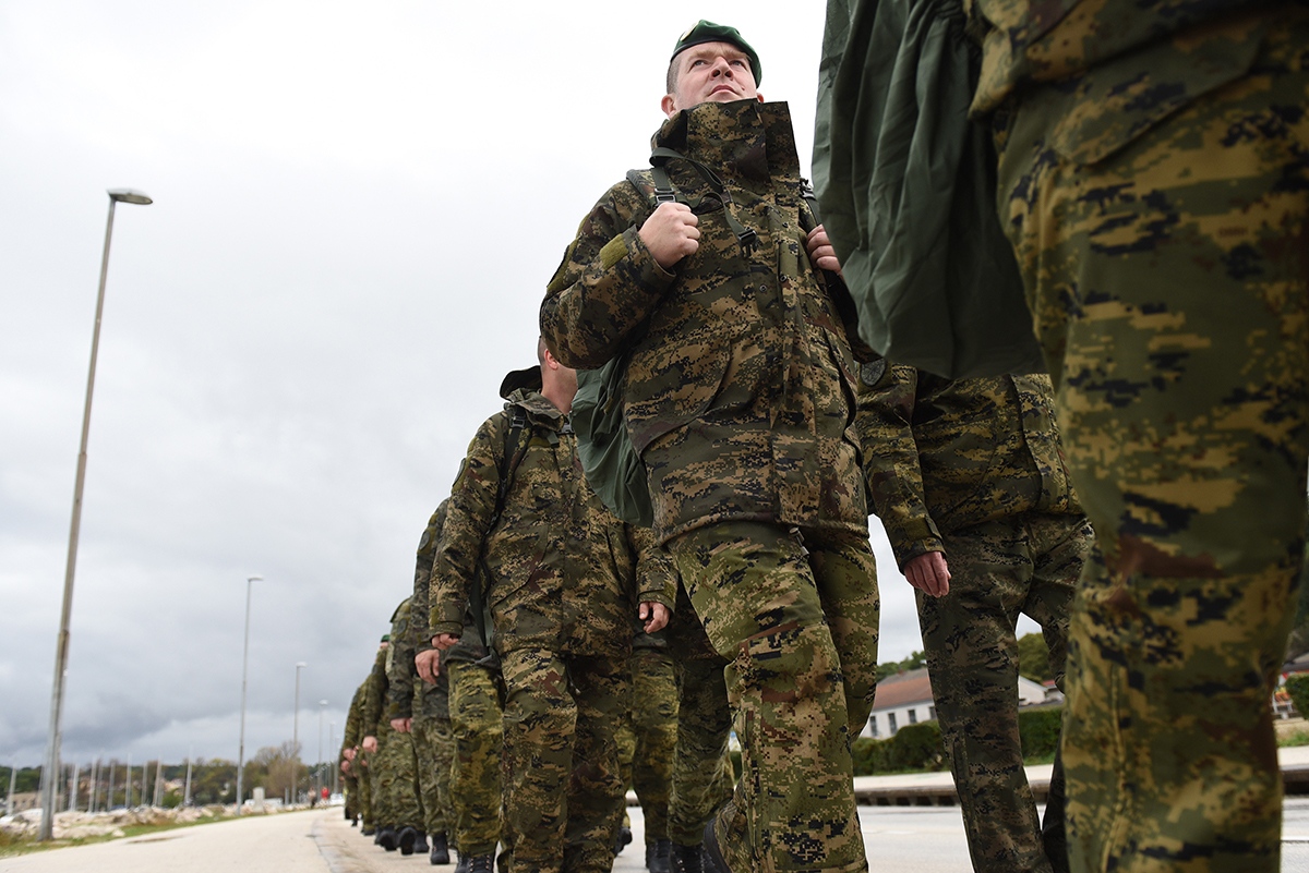 https://www.morh.hr/wp-content/gallery/hrvatska-vojska-stigla-u-pulu-u-povijest-ulaze-odlucni/pula_13112019_21.jpg