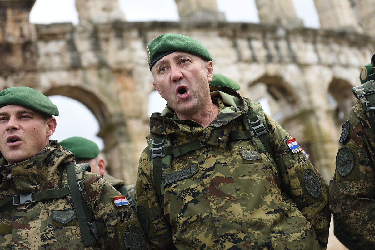 https://www.morh.hr/wp-content/gallery/hrvatska-vojska-stigla-u-pulu-u-povijest-ulaze-odlucni/pula_13112019_28.jpg