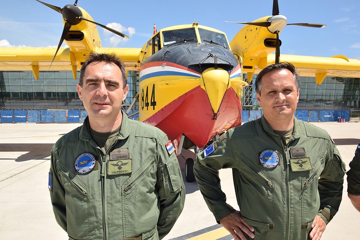 https://www.morh.hr/wp-content/gallery/hrvatski-canadairi-ukljucuju-se-u-resceu-snage-za-gasenje-pozara/resceu_23052019_07.jpg
