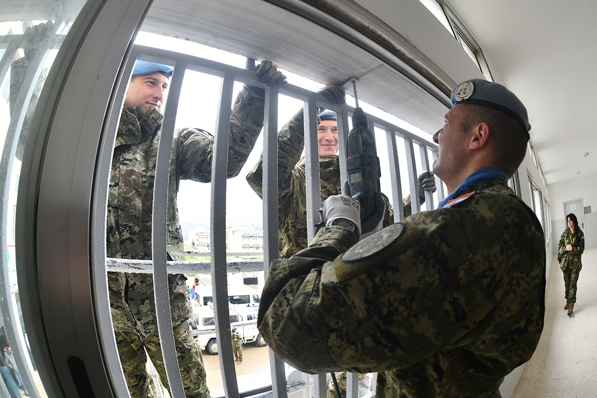 https://www.morh.hr/wp-content/gallery/hrvatski-inzenjerci-u-unifil-u-pomazu-lokalnoj-skoli/unifil_2_hrvcon_090419_07.jpg