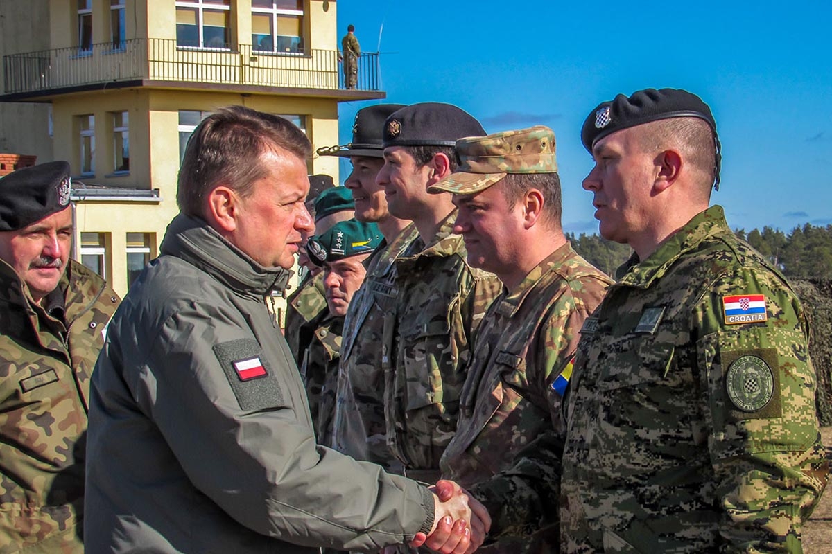 https://www.morh.hr/wp-content/gallery/hrvatski-vojnici-na-20-obljetnici-clanstva-poljske-u-nato-u/zdruzena_vjezba_pl_07032019_02.jpg