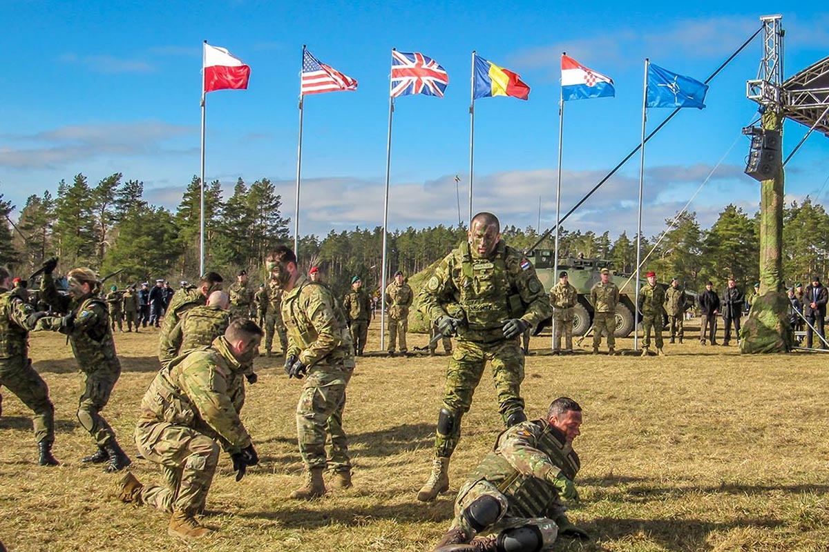 https://www.morh.hr/wp-content/gallery/hrvatski-vojnici-na-20-obljetnici-clanstva-poljske-u-nato-u/zdruzena_vjezba_pl_07032019_18.jpg