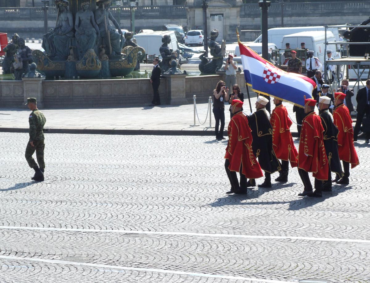 https://www.morh.hr/wp-content/gallery/hrvatski-vojnici-na-francuskom-vojnom-mimohodu/mimohod_14072013_7.jpg