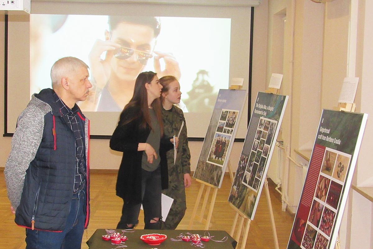 https://www.morh.hr/wp-content/gallery/hrvatski-vojnici-na-tjednu-hrvatske-kulture-u-gizyckom-u-poljskoj/poljska_16022018_04.jpg