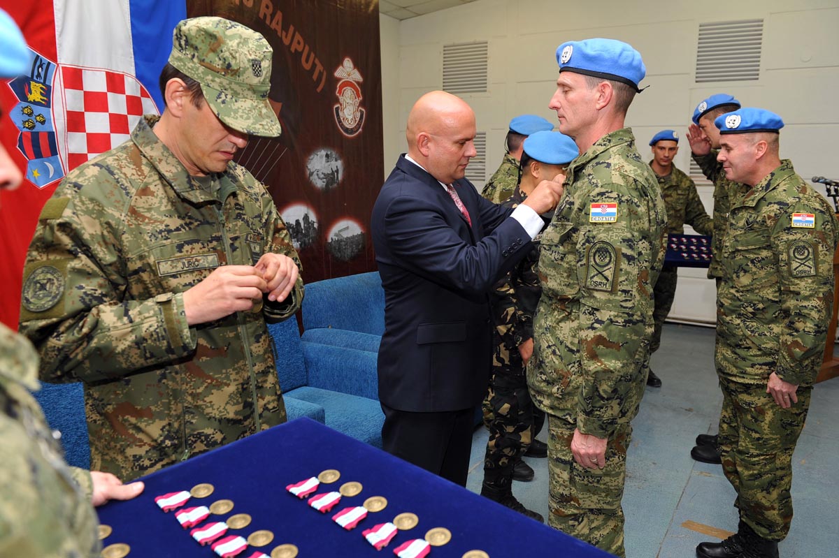 https://www.morh.hr/wp-content/gallery/hrvatski-vojnici-stigli-sa-golana/undof_18032013_01.jpg