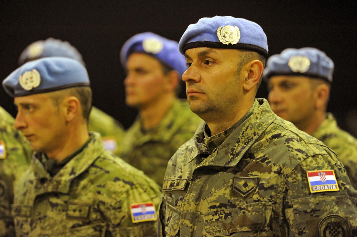 https://www.morh.hr/wp-content/gallery/hrvatski-vojnici-stigli-sa-golana/undof_18032013_12.jpg