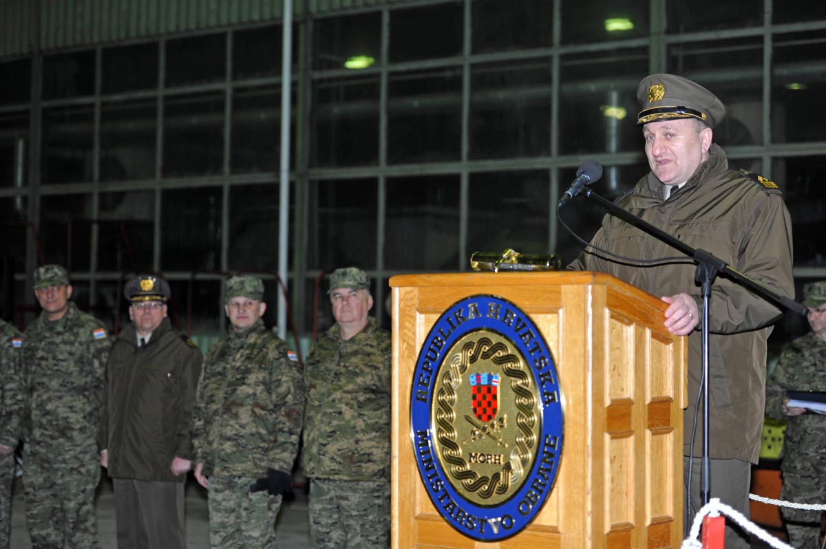 https://www.morh.hr/wp-content/gallery/hrvatski-vojnici-stigli-sa-golana/undof_18032013_16.jpg