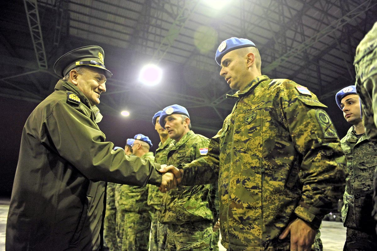 https://www.morh.hr/wp-content/gallery/hrvatski-vojnici-stigli-sa-golana/undof_18032013_22.jpg