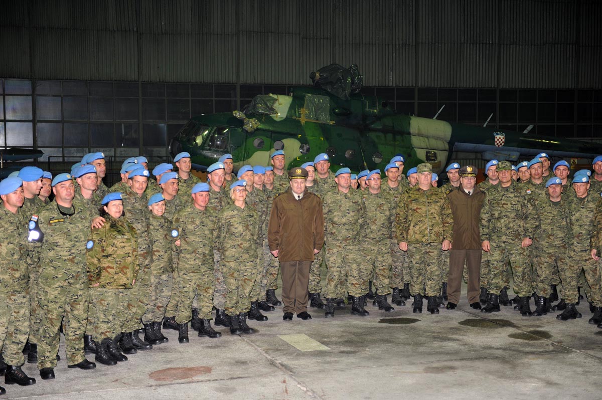https://www.morh.hr/wp-content/gallery/hrvatski-vojnici-stigli-sa-golana/undof_18032013_23.jpg
