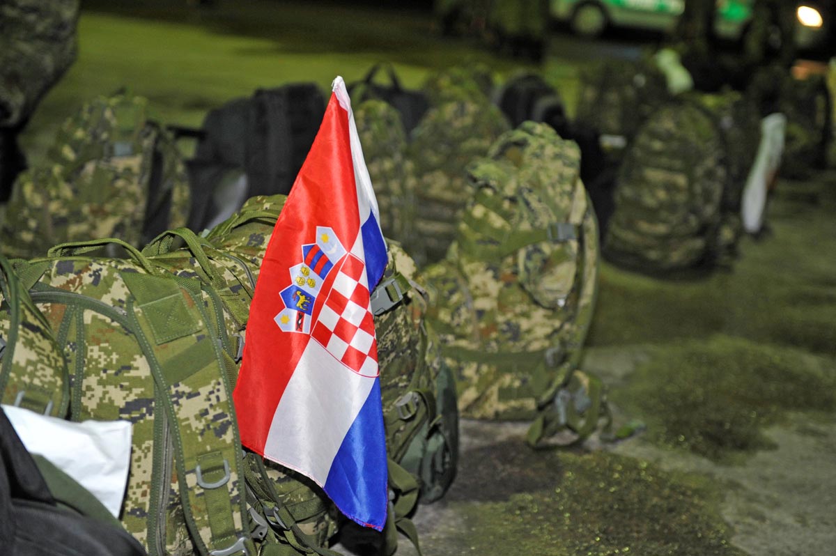 https://www.morh.hr/wp-content/gallery/hrvatski-vojnici-stigli-sa-golana/undof_18032013_24.jpg