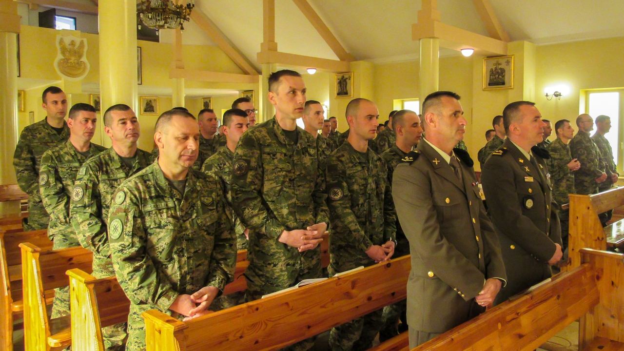 https://www.morh.hr/wp-content/gallery/hrvatski-vojnici-u-poljskoj-proslavili-uskrs/hrvatska_vojska_uskrs_u_poljskoj_3hrvcon_210419_03.jpg