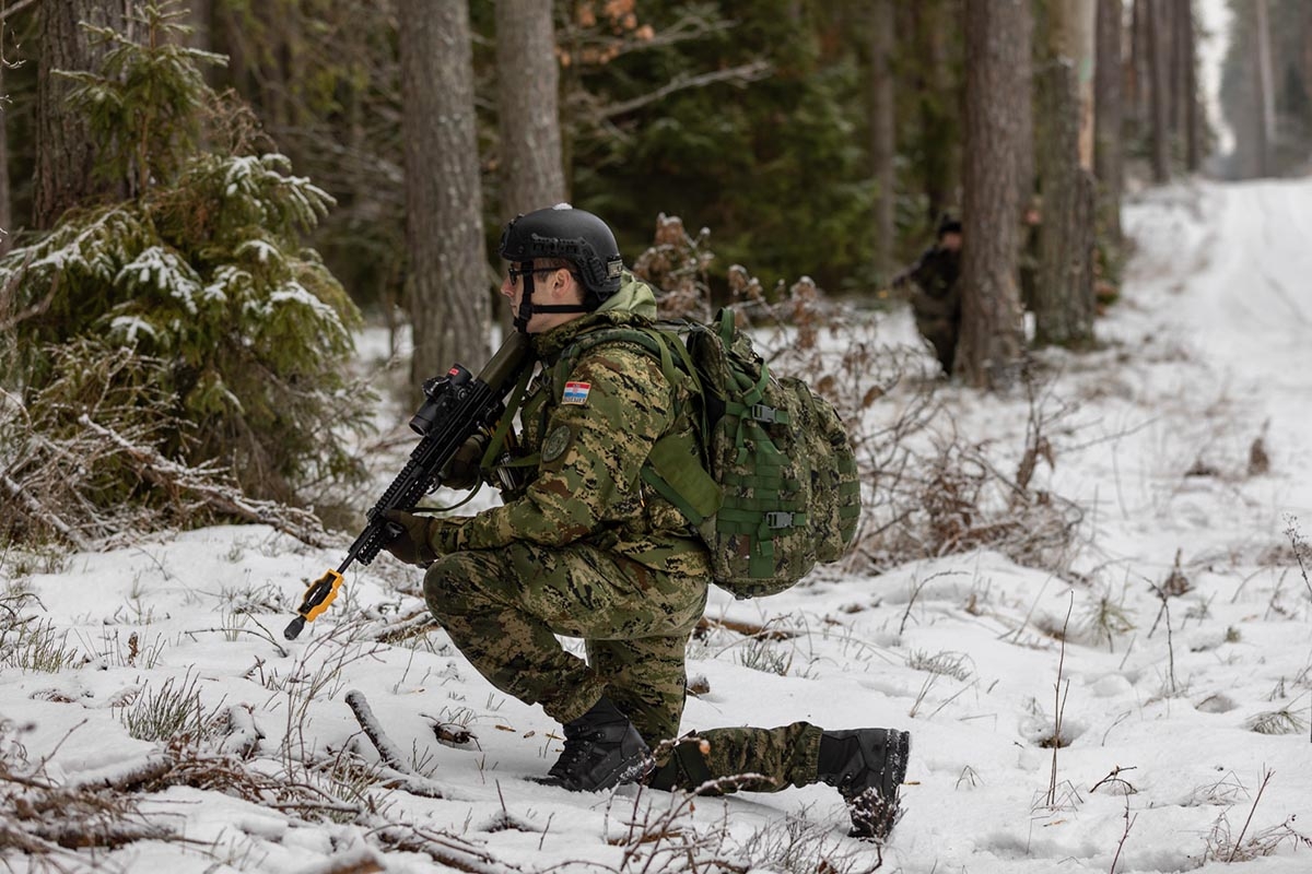 https://www.morh.hr/wp-content/gallery/hrvatski-vojnik-najbolji-polaznik-pnco-tecaja-u-poljskoj/3_hrvcon_vjezba_vatrena_potpora_poljska_010219_04.jpg