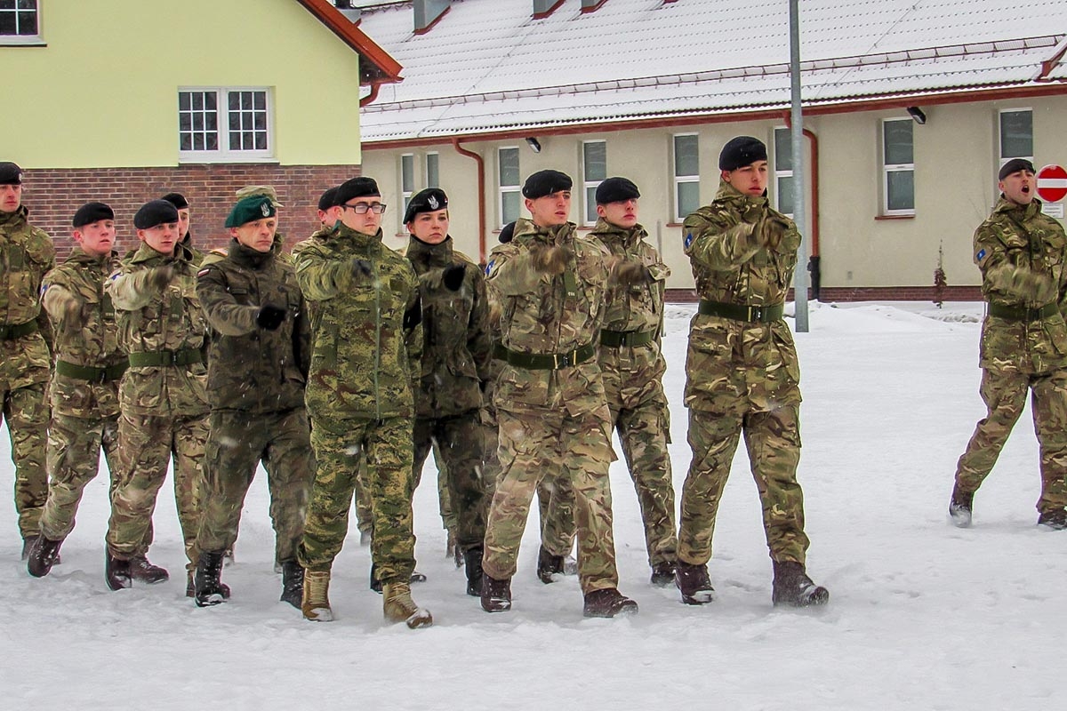 https://www.morh.hr/wp-content/gallery/hrvatski-vojnik-najbolji-polaznik-pnco-tecaja-u-poljskoj/3_hrvcon_vjezba_vatrena_potpora_poljska_010219_06.jpg