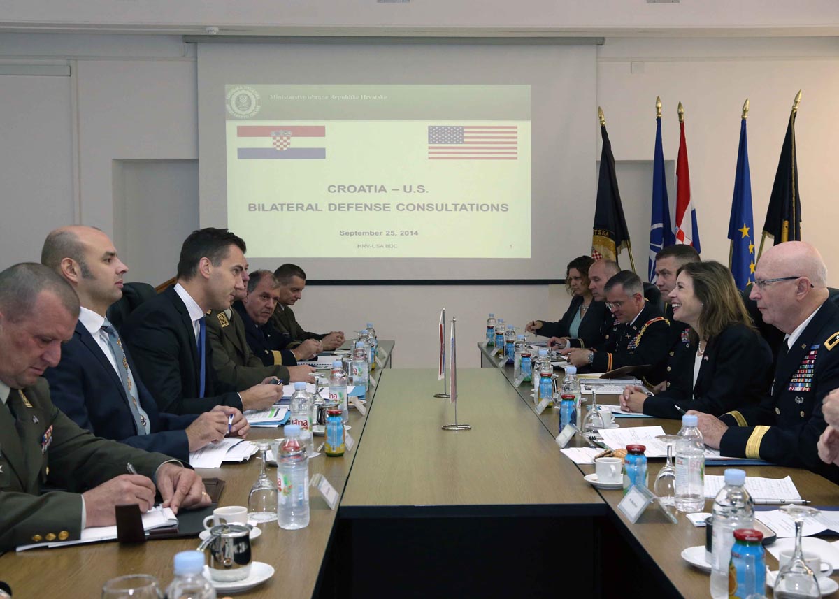 https://www.morh.hr/wp-content/gallery/hrvatsko-americke-bilateralne-obrambene-konzultacije/pmo_drca_25092014_2.jpg