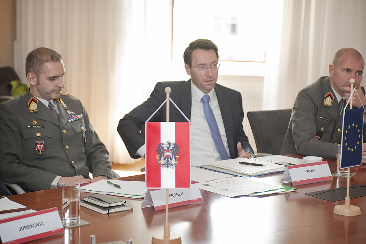 https://www.morh.hr/wp-content/gallery/hrvatsko-austrijske-bilateralne-obrambene-konzultacije/bec_03072014_03.jpg