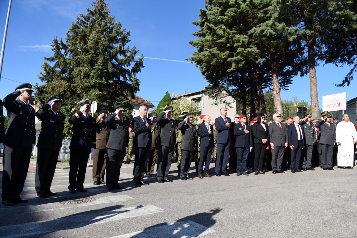 https://www.morh.hr/wp-content/gallery/imenovana-vojarna-4-gardijske-brigade-pauci-u-kninu/puci_knin_11042019_01.jpg