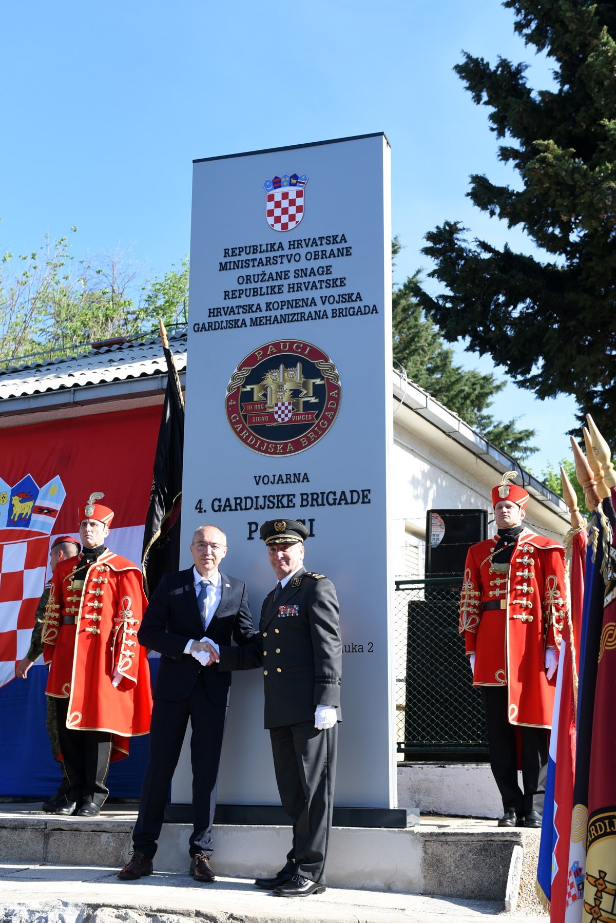 https://www.morh.hr/wp-content/gallery/imenovana-vojarna-4-gardijske-brigade-pauci-u-kninu/puci_knin_11042019_04.jpg