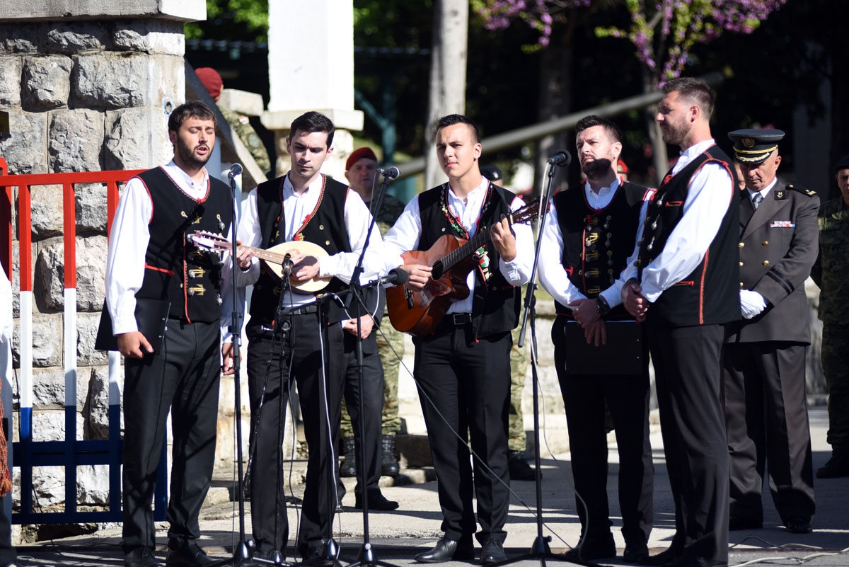 https://www.morh.hr/wp-content/gallery/imenovana-vojarna-4-gardijske-brigade-pauci-u-kninu/puci_knin_11042019_08.jpg