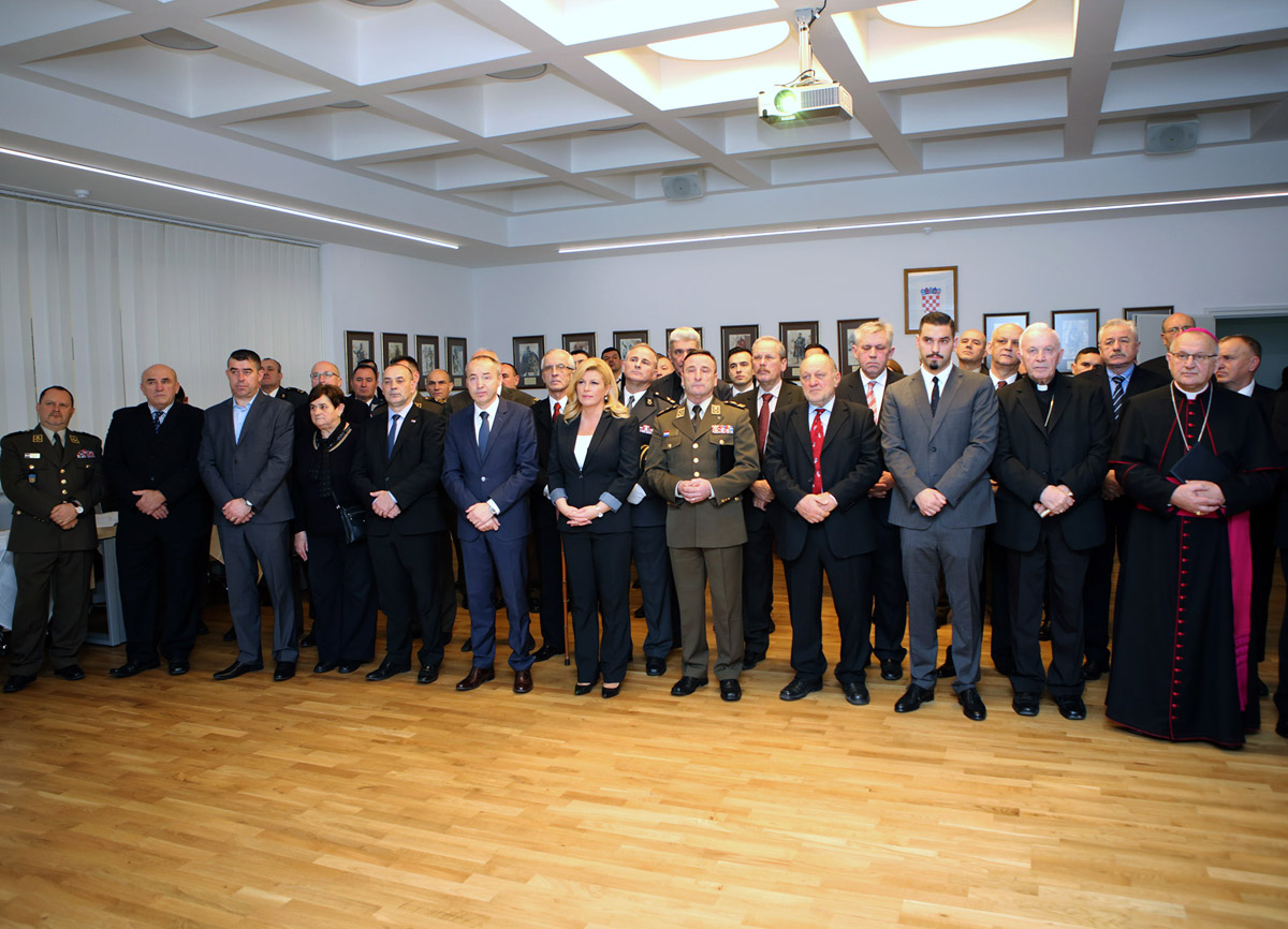 https://www.morh.hr/wp-content/gallery/imenovane-dvorane-morh-a-po-velikanima-domovinskog-rata/dvorane_13012017_01.jpg