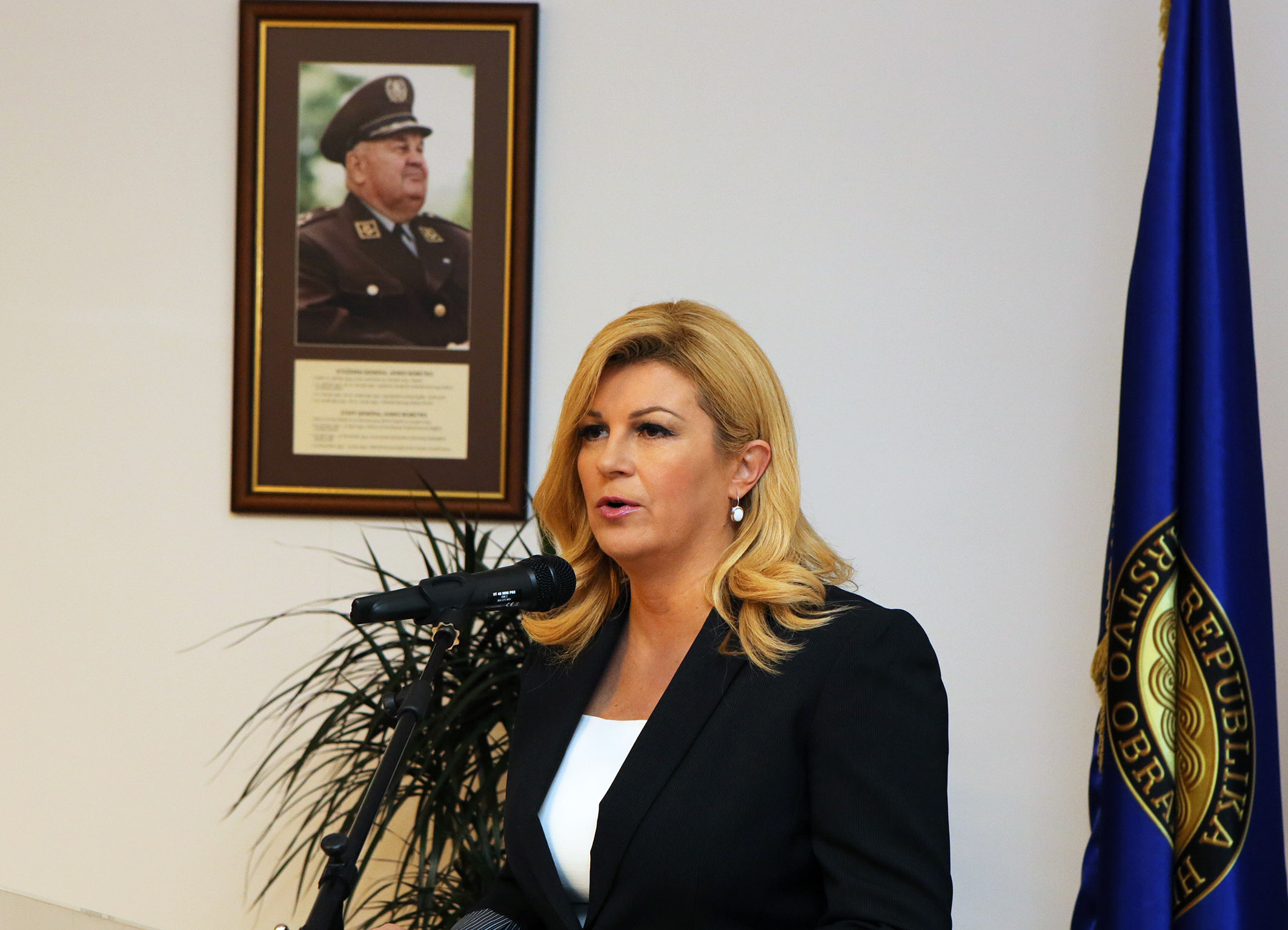 https://www.morh.hr/wp-content/gallery/imenovane-dvorane-morh-a-po-velikanima-domovinskog-rata/dvorane_13012017_05.jpg
