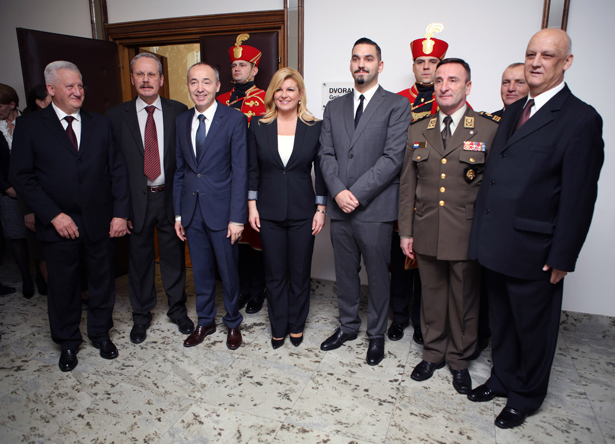 https://www.morh.hr/wp-content/gallery/imenovane-dvorane-morh-a-po-velikanima-domovinskog-rata/dvorane_13012017_11.jpg