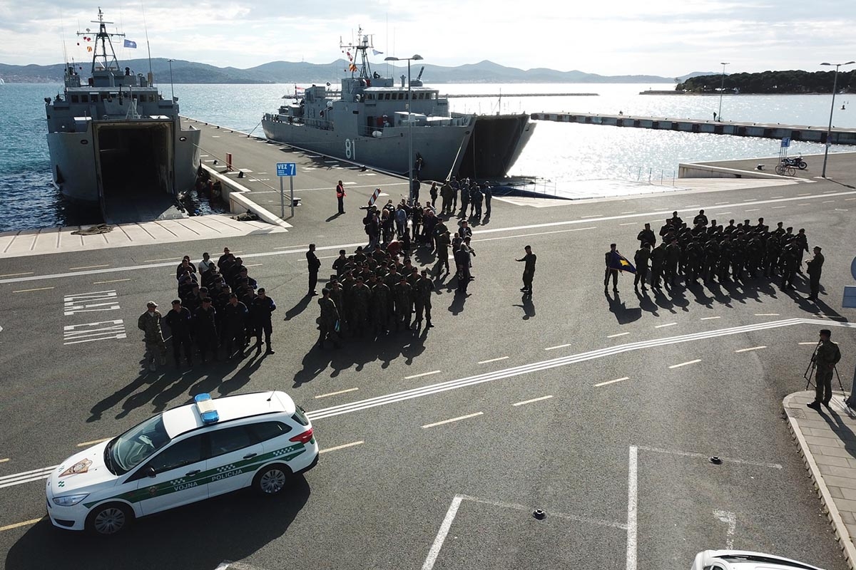 https://www.morh.hr/wp-content/gallery/iskrcavanje-kosovskih-i-albanskih-snaga-s-brodova-hrm-a/imediate_response_19_iskrcavanje_19052019_05.jpg