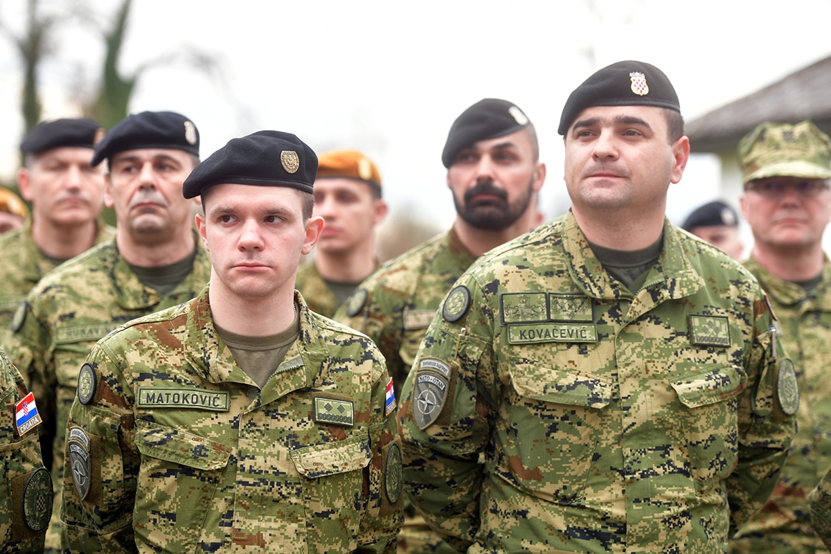 https://www.morh.hr/wp-content/gallery/ispracen-12-kontingent-u-misiju-resolute-support-u-afganistanu/20200306-ispracaj-12-hrvcon-rs-19.jpg