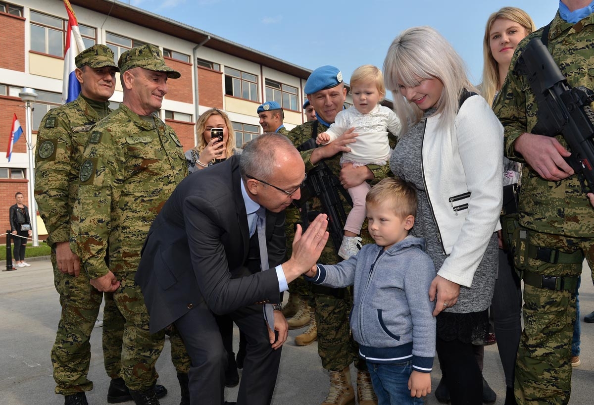 https://www.morh.hr/wp-content/gallery/ispracen-2-hrvcon-u-operaciju-potpore-miru-u-libanonu-unifil/2_hrvcon_libanon_19102018_38.jpg