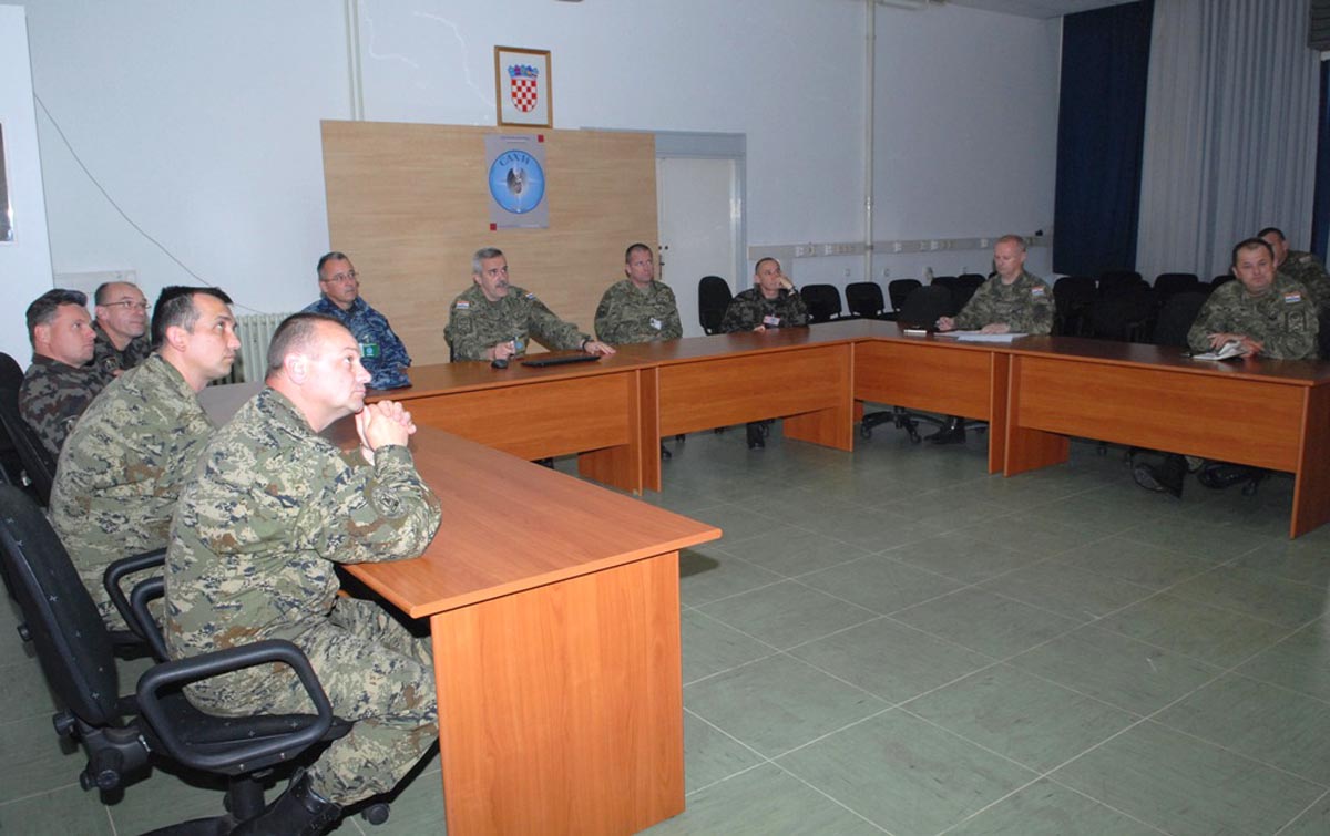 https://www.morh.hr/wp-content/gallery/izaslanstvo-slovenske-vojske-posjetilo-hvu/hvu_sl_21052014_07.jpg