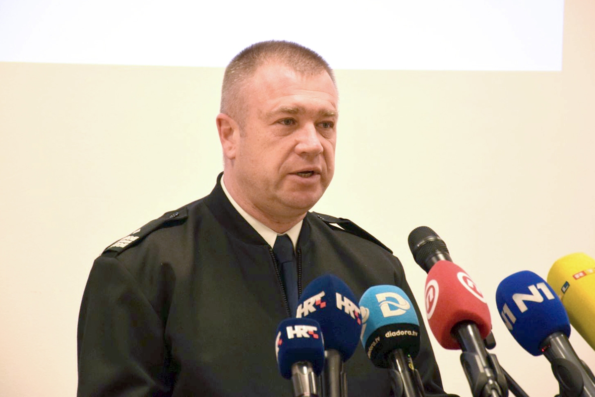 https://www.morh.hr/wp-content/gallery/izjava-za-medije-u-zemuniku/20200128_izjava_zemunik_9.jpg