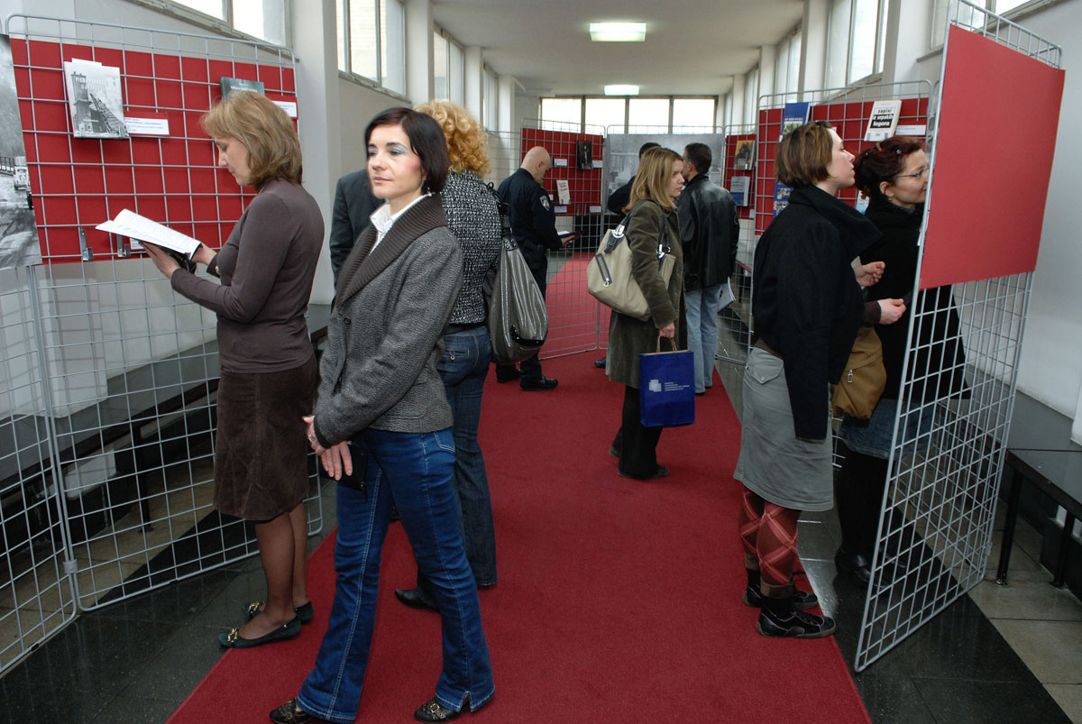 https://www.morh.hr/wp-content/gallery/izloba-publikacija-i-dokumentarnih-filmova-iz-fondova-muzeja-policije/mup_23032010-5.jpg
