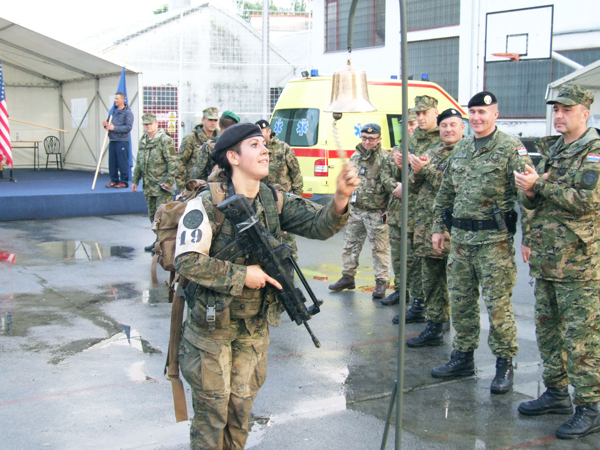 https://www.morh.hr/wp-content/gallery/jedina-pripadnica-os-rh-zavrsila-natjecanje-prvi-za-hrvatsku/mikoc_2.jpg